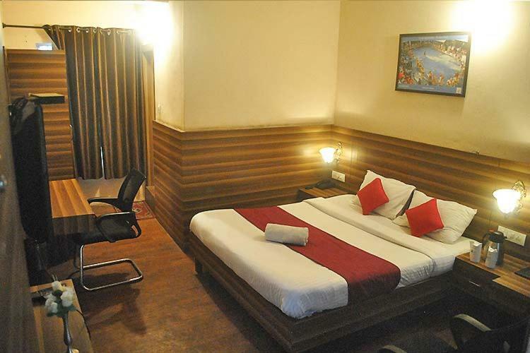 Vijay Palace Hostel Dharamshala Exterior photo